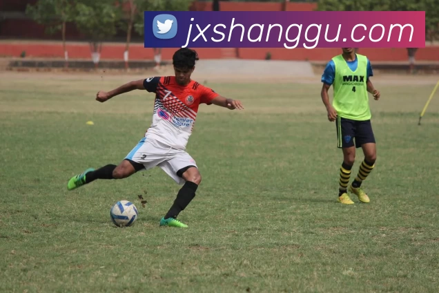 湖人击败开拓者晋级季后赛次轮詹姆斯浓眉合砍六十分